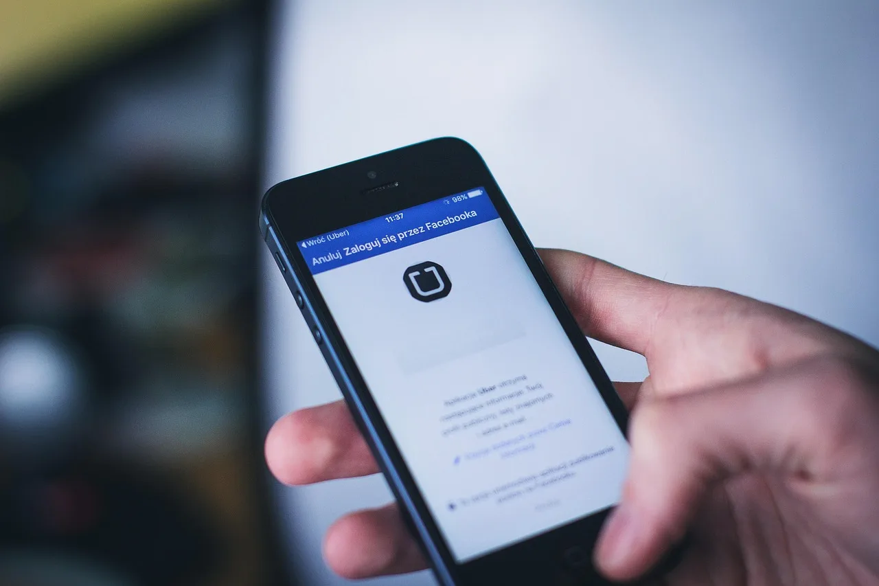 ¿Ya no usas Uber para pedir un coche? Ahora será tu asistente personal de viajes