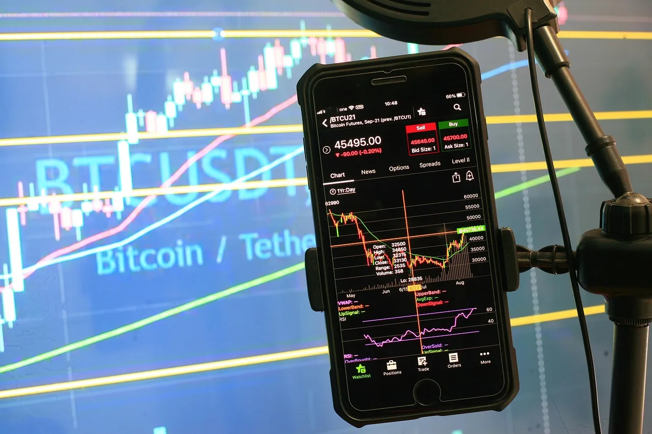 El ‘jamás vender’ Bitcoin de las corporaciones está en peligro: así está cambiando su estrategia