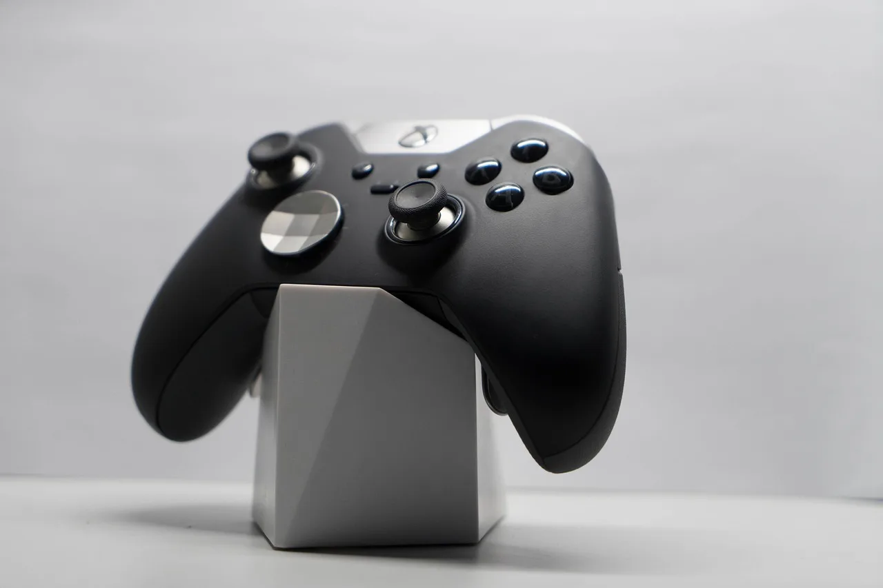 Xbox se prepara para un futuro caro: subida de precios inmediata y una Helix de más de 1.000 dólares