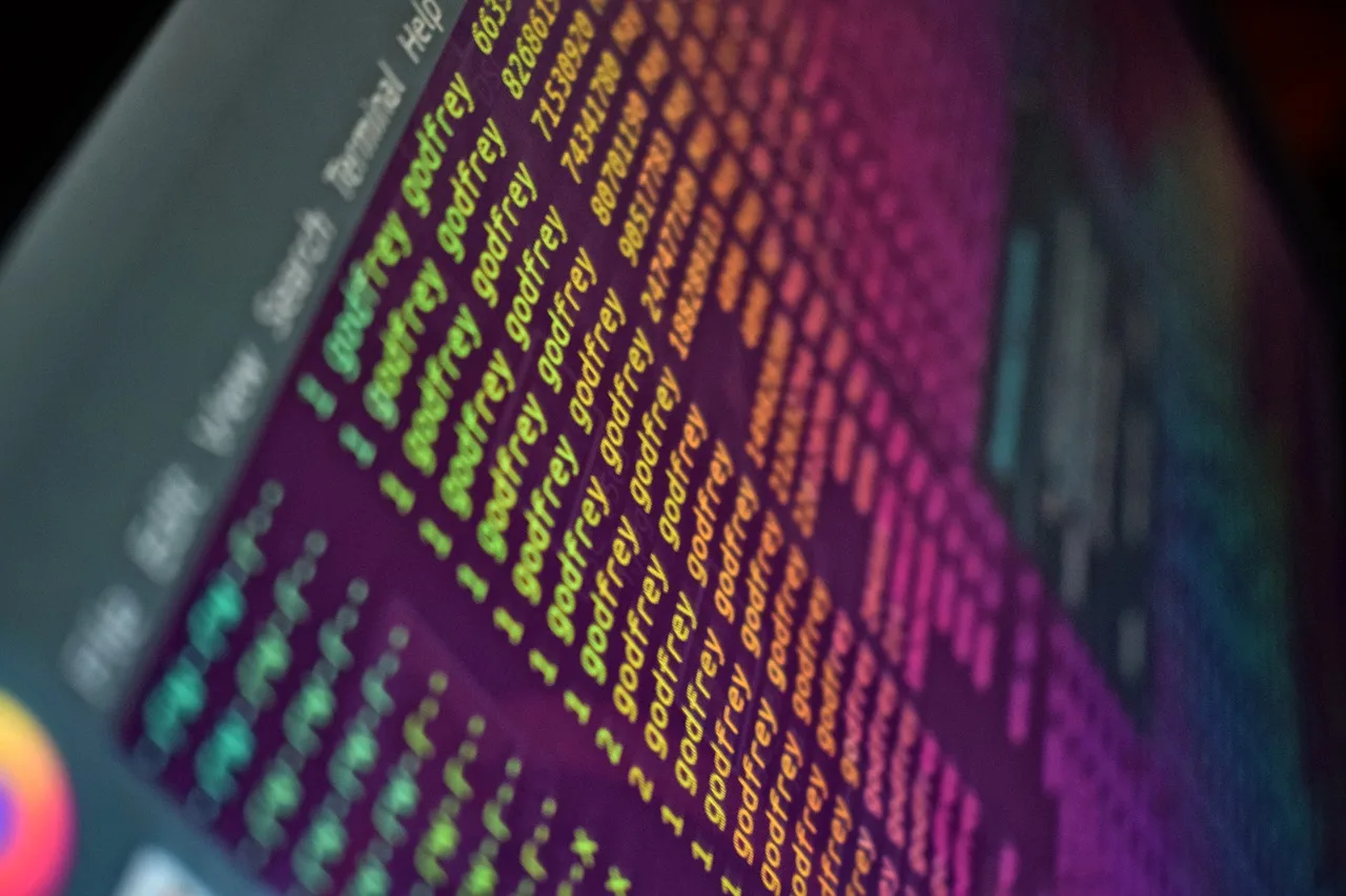 Moonshot AI lanza Kimi Code CLI y Kimi Work: dos agentes de IA para terminal y escritorio