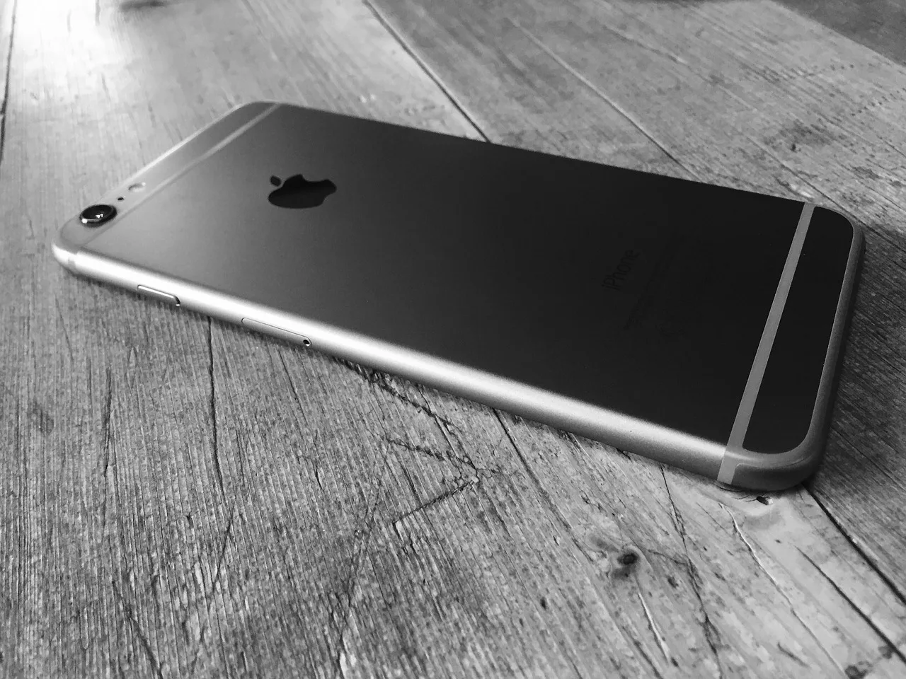 iOS 27 Beta revela los secretos del iPhone plegable: ‘foldState’ y ‘angleDegrees’ aparecen en el código