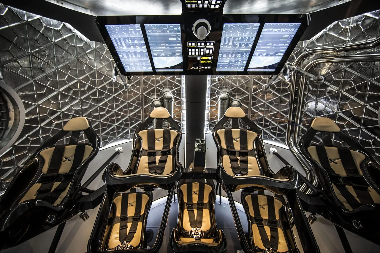 Un Elon Musk inflable de 12 metros aparece en Times Square con un mensaje brutal contra la OPI de SpaceX