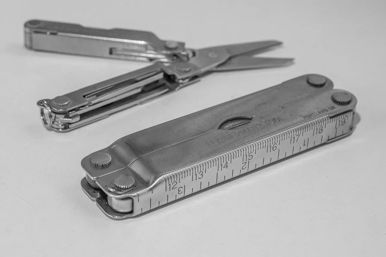 La Leatherman Wave Alpha llega con tijeras de verdad y una hoja MagnaCut: la navaja multiusos más cómoda de la marca