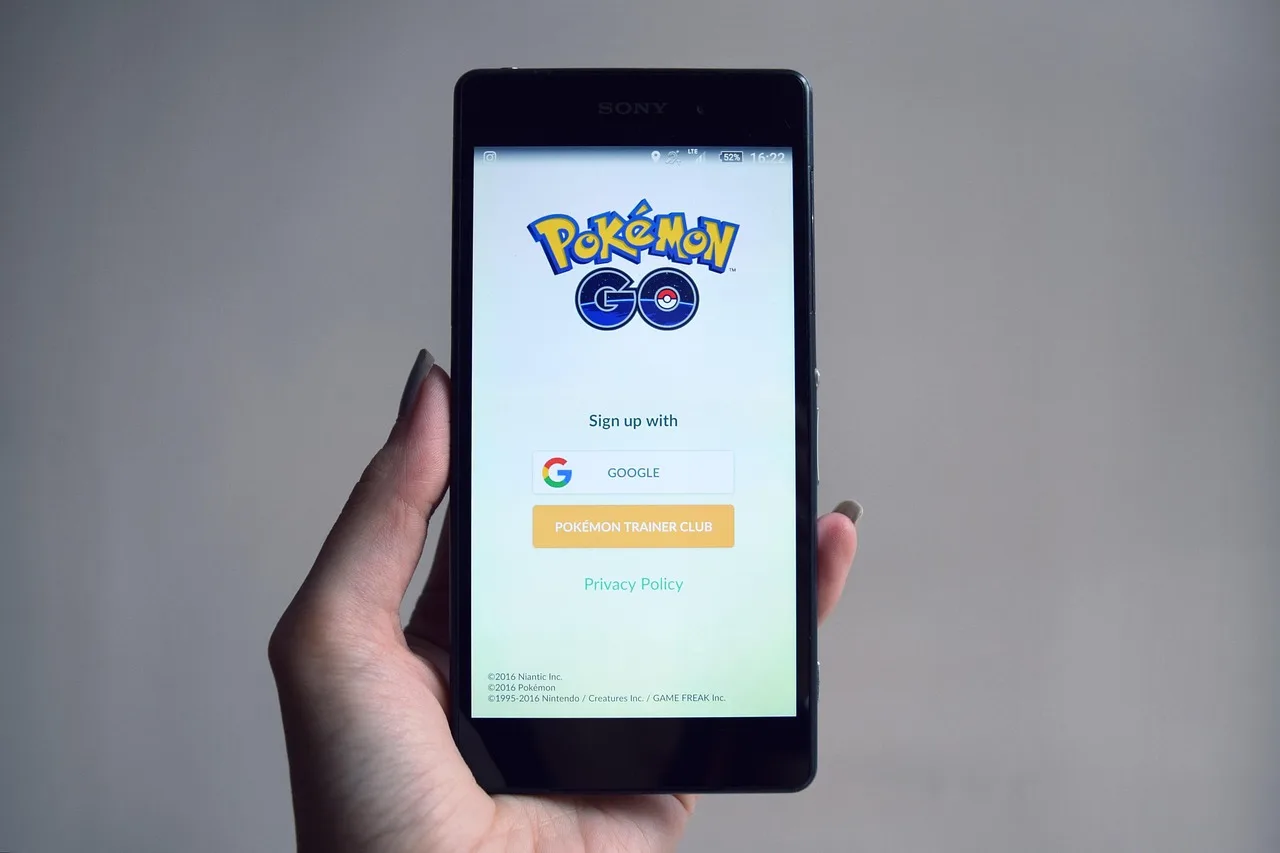 Diez años después, Pokémon Go cumple su promesa: 2.000 entrenadores se enfrentan a Mega Mewtwo Y en Times Square