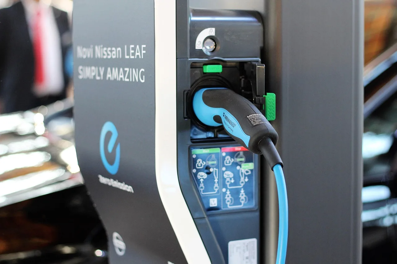 ¿Cambiar el coche de gasolina por uno eléctrico? El 94% de los que lo han hecho no volverían atrás