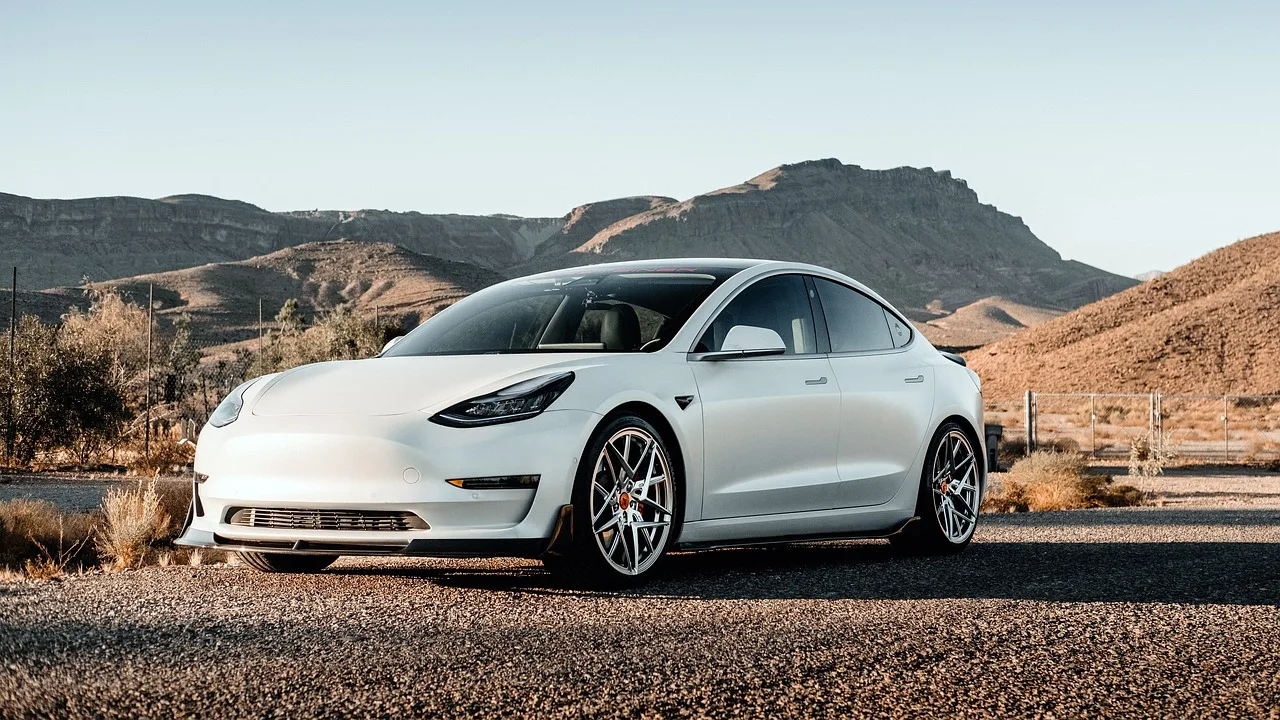 NHTSA apunta al documento «Radar Saves Us» de Tesla en investigación de accidentes con FSD
