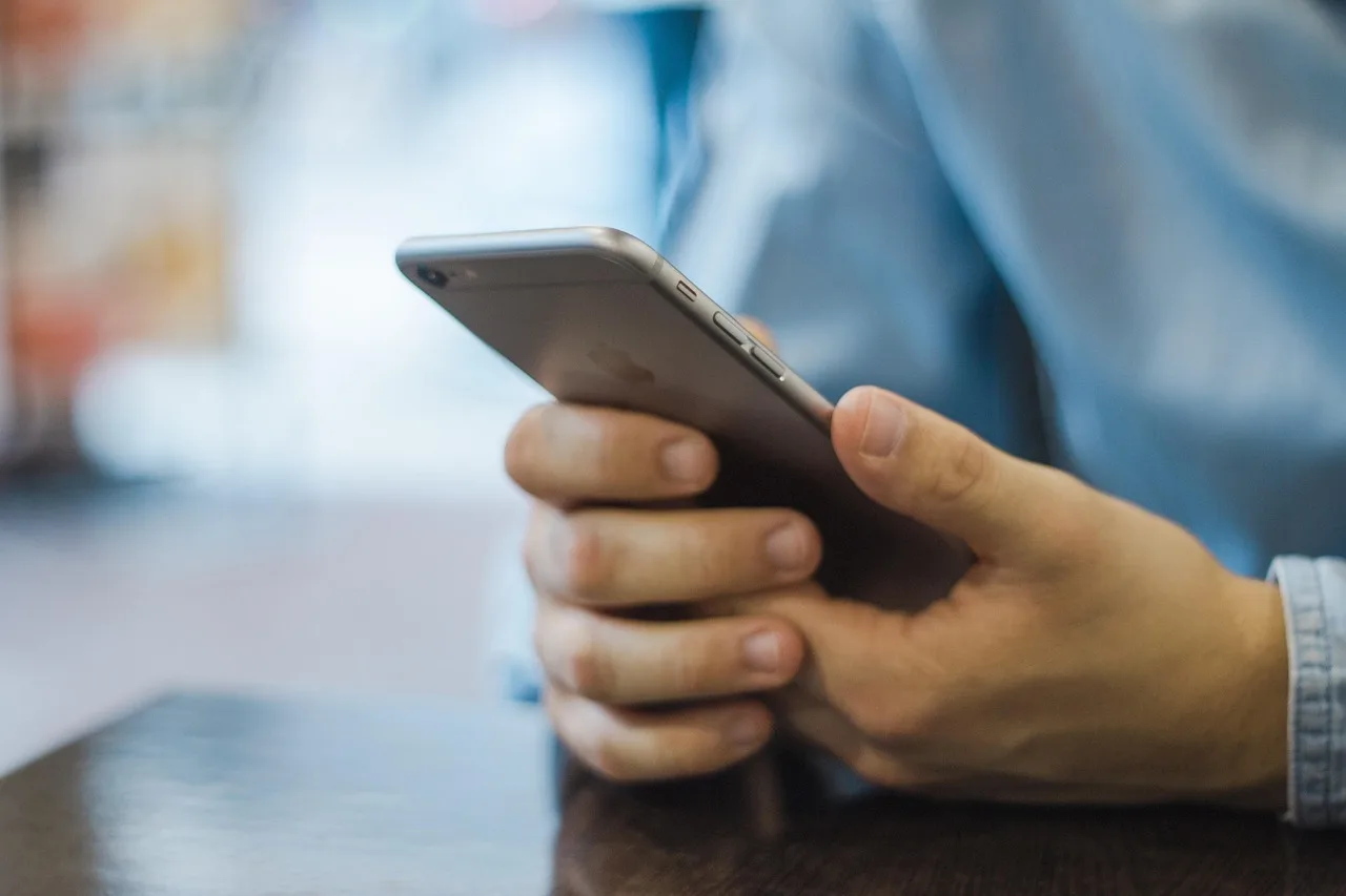 Apple Hide My Email: un fallo que lleva un año exponiendo tu dirección real
