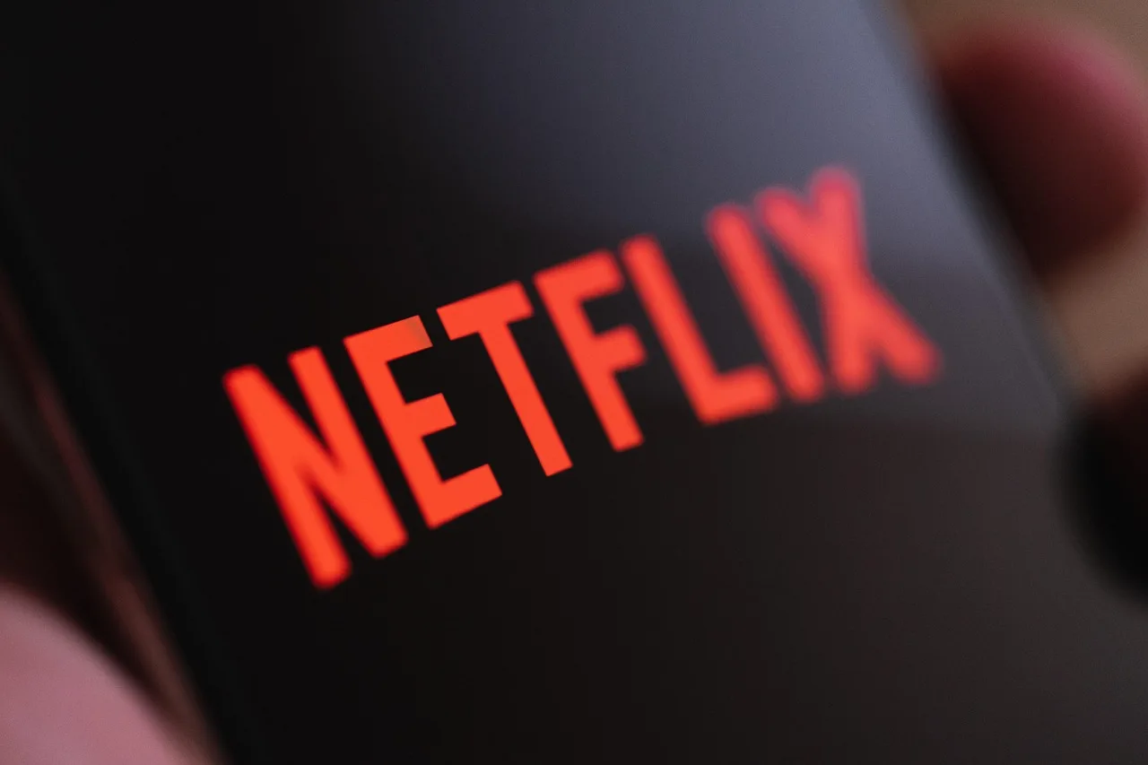 Netflix se enfrenta a TikTok y YouTube: ¿adiós al maratón de series?