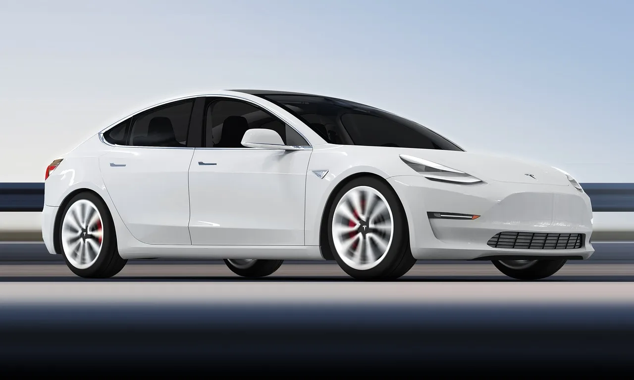 Tesla Model Y RWD 2026: eficiencia de referencia, aceleración justa