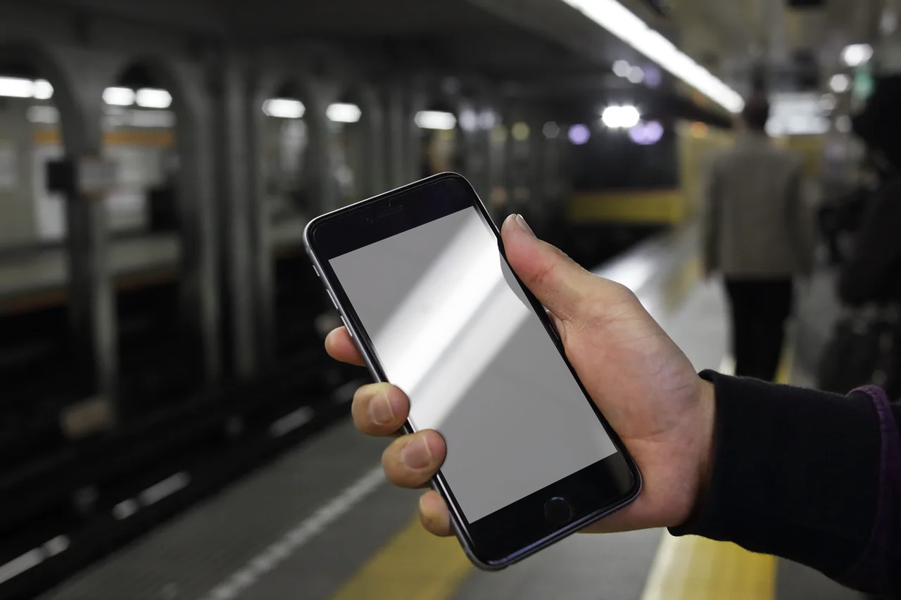 El Fairphone (Gen 6+) aterriza en EE.UU.: el móvil que puedes arreglar con un destornillador